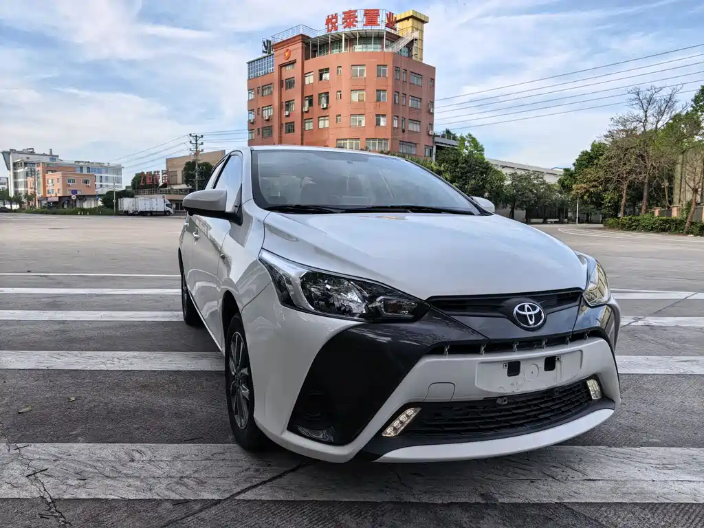 Купить Toyota Yaris L