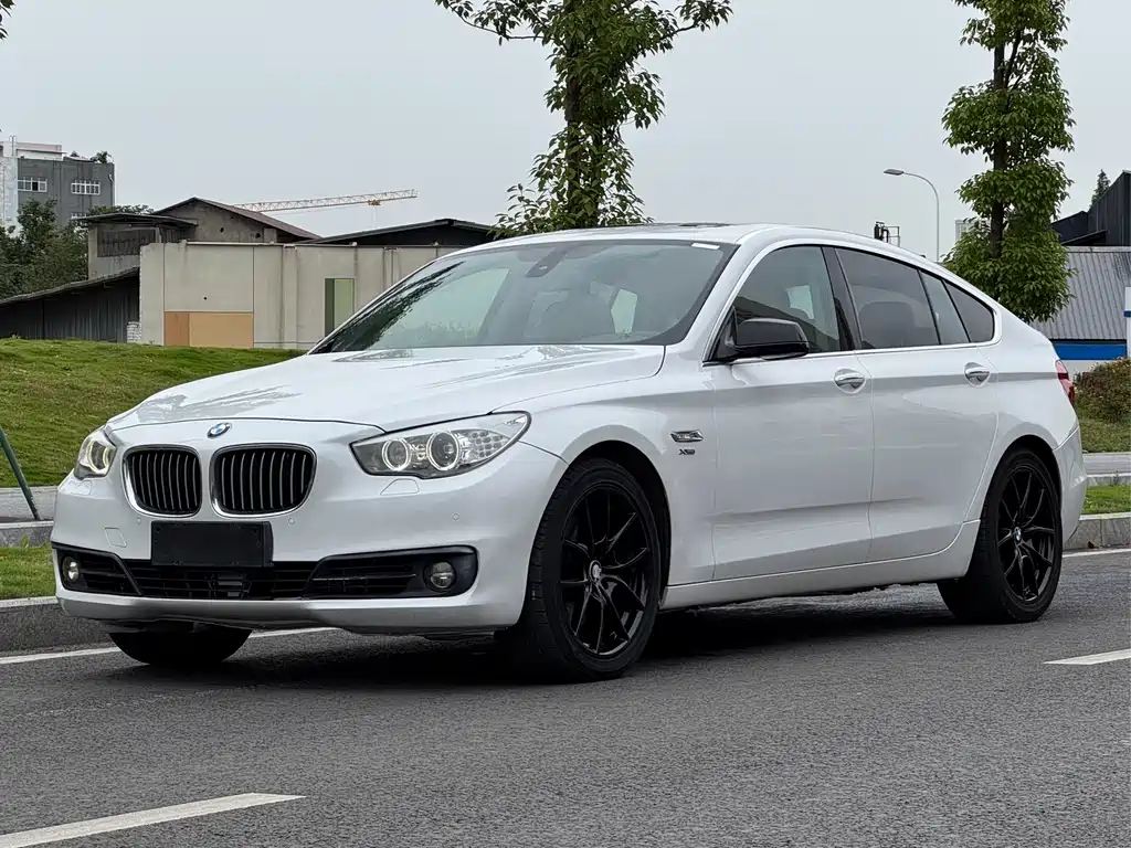 BMW 5 Series GT 2011