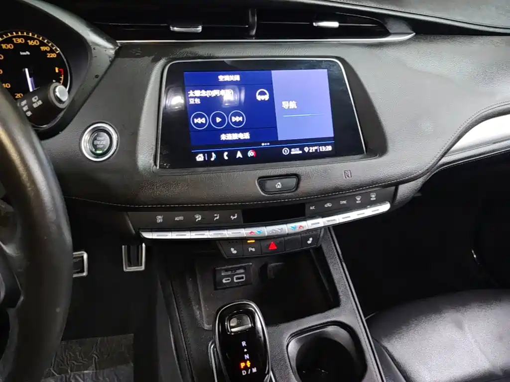 Cadillac XT4 — миниатюра 13
