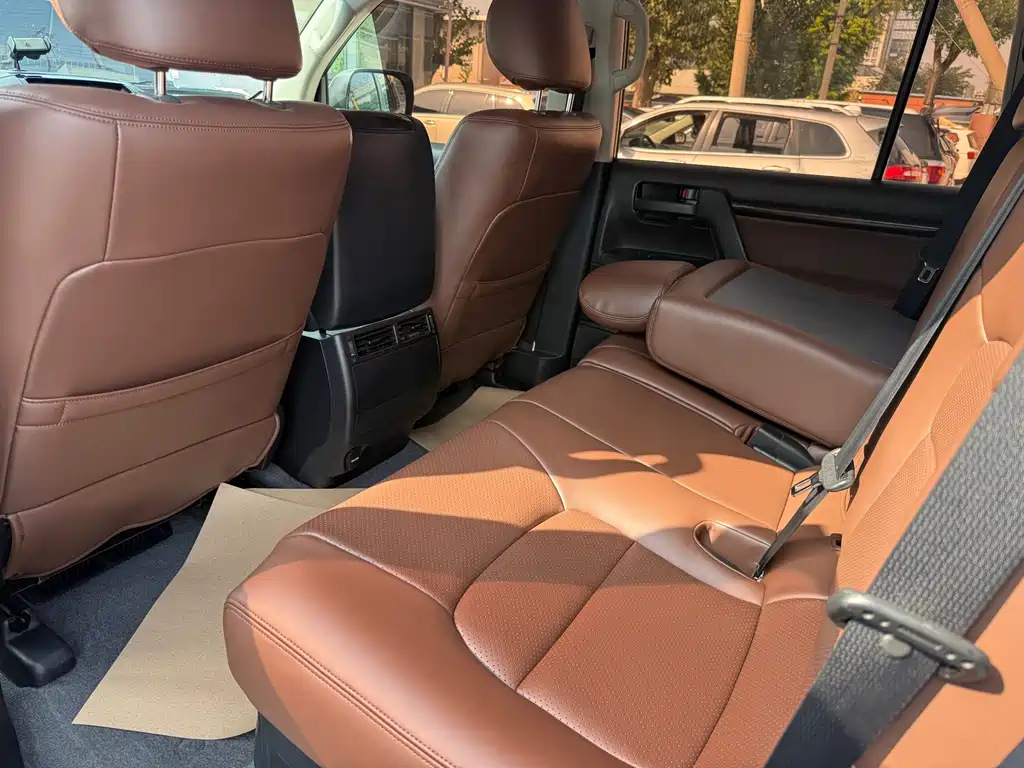 Toyota Land Cruiser — миниатюра 7