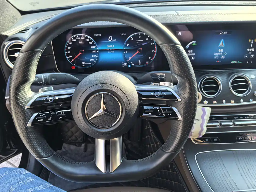Mercedes-Benz E-Class 2022 — фото 11