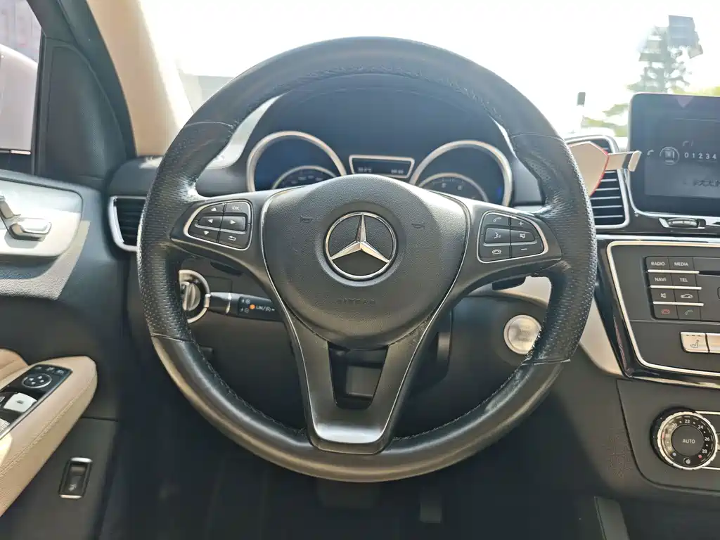Mercedes-Benz GLE Coupe — миниатюра 8