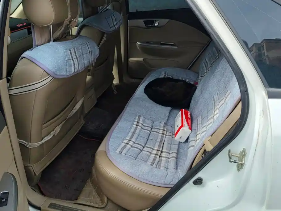 Buick Excelle — миниатюра 10