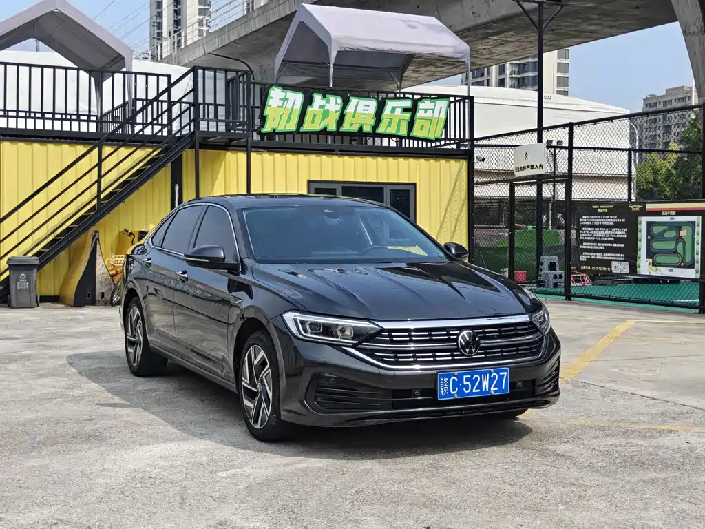 Volkswagen Sagitar — миниатюра 3
