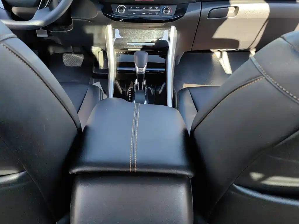 Honda Accord — миниатюра 19