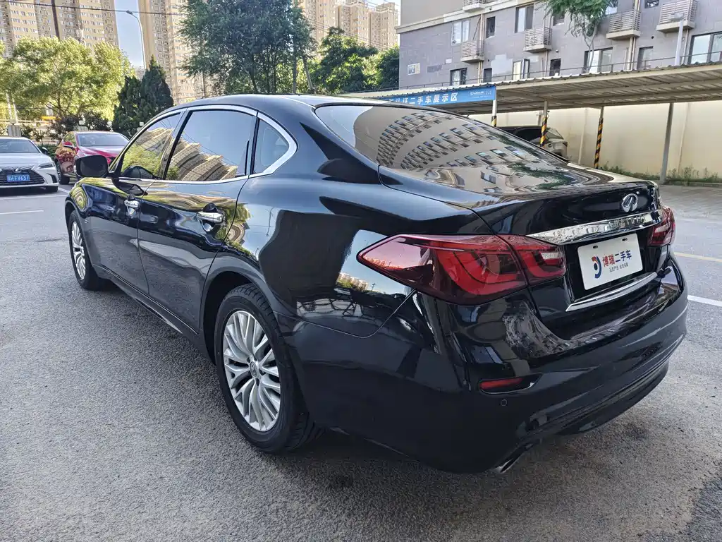 Infiniti Q70 2017 Q70L 2.5L Enjoy