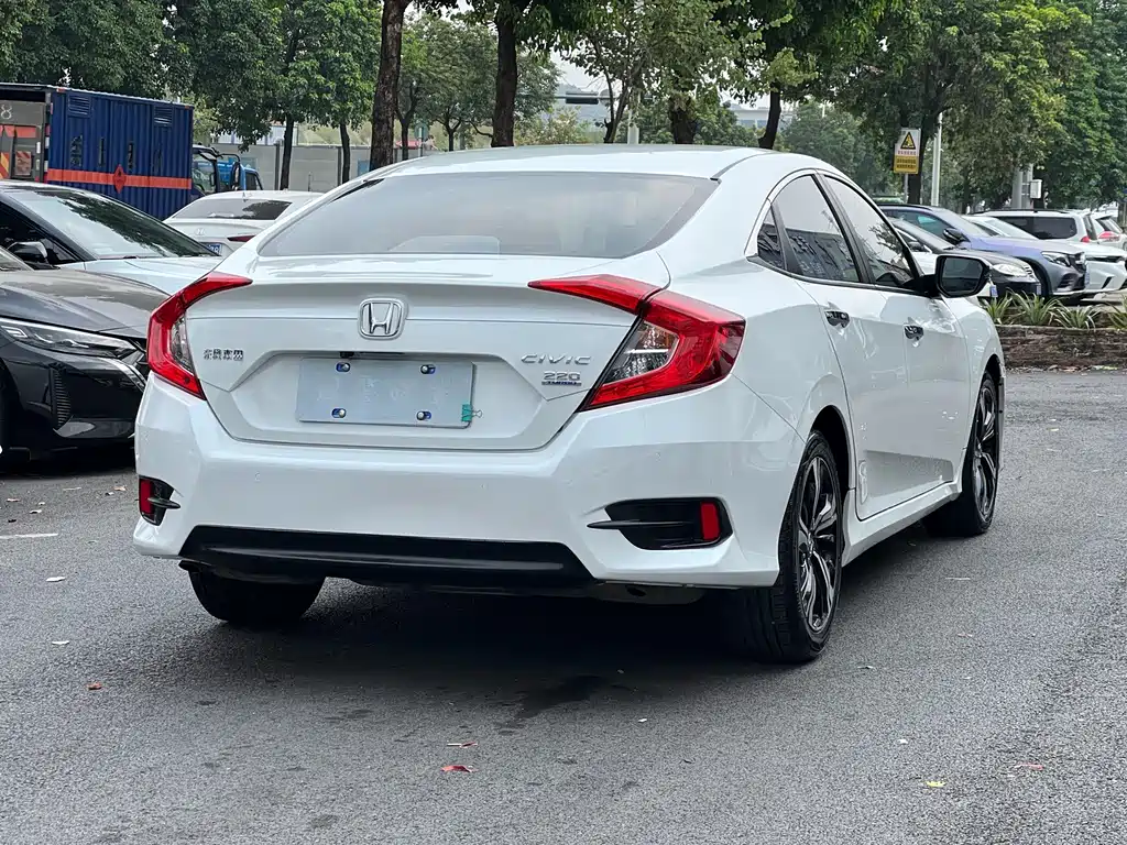 Honda Civic — миниатюра 9