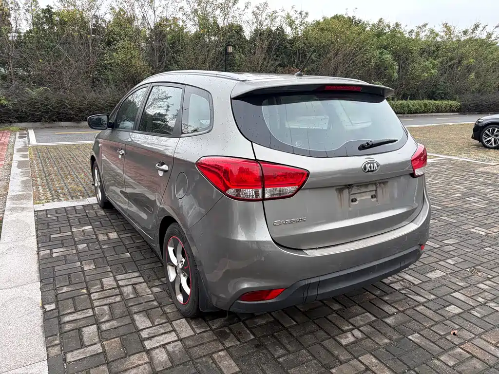 Kia Carens — миниатюра 4