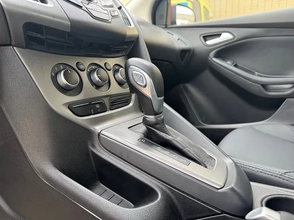 Ford Focus 2012 1.6L AT Comfort