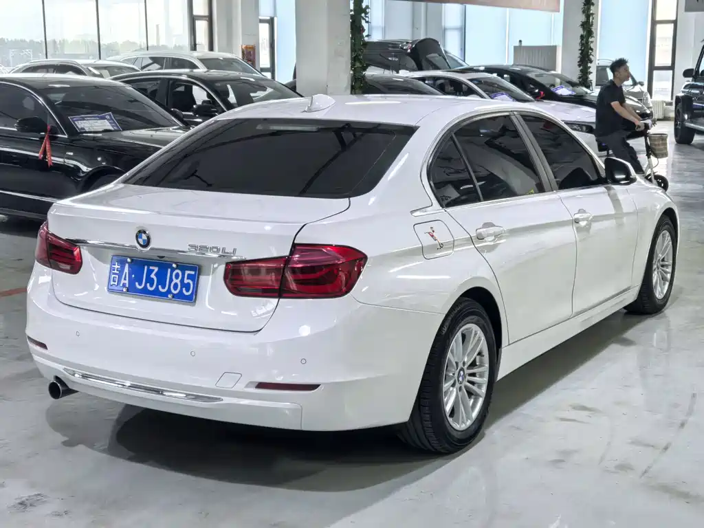 BMW 3 Series — миниатюра 8