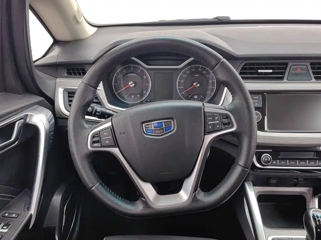 Geely Vision X3 — миниатюра 11