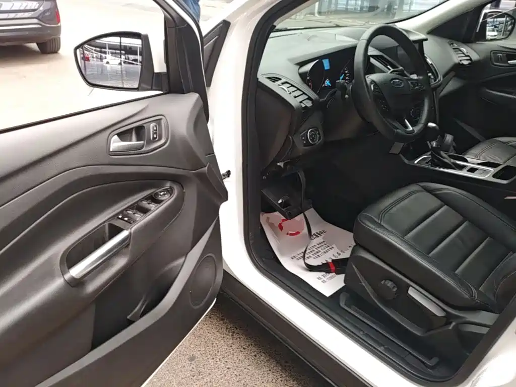 Ford Kuga — миниатюра 16