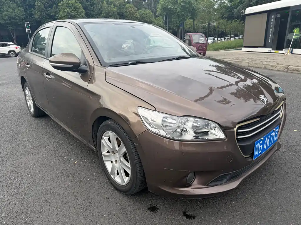 Peugeot 301 1.6L Auto Premium Edition, фото 3