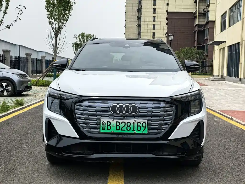 Audi Q5 e-tron 2022 40 e-tron