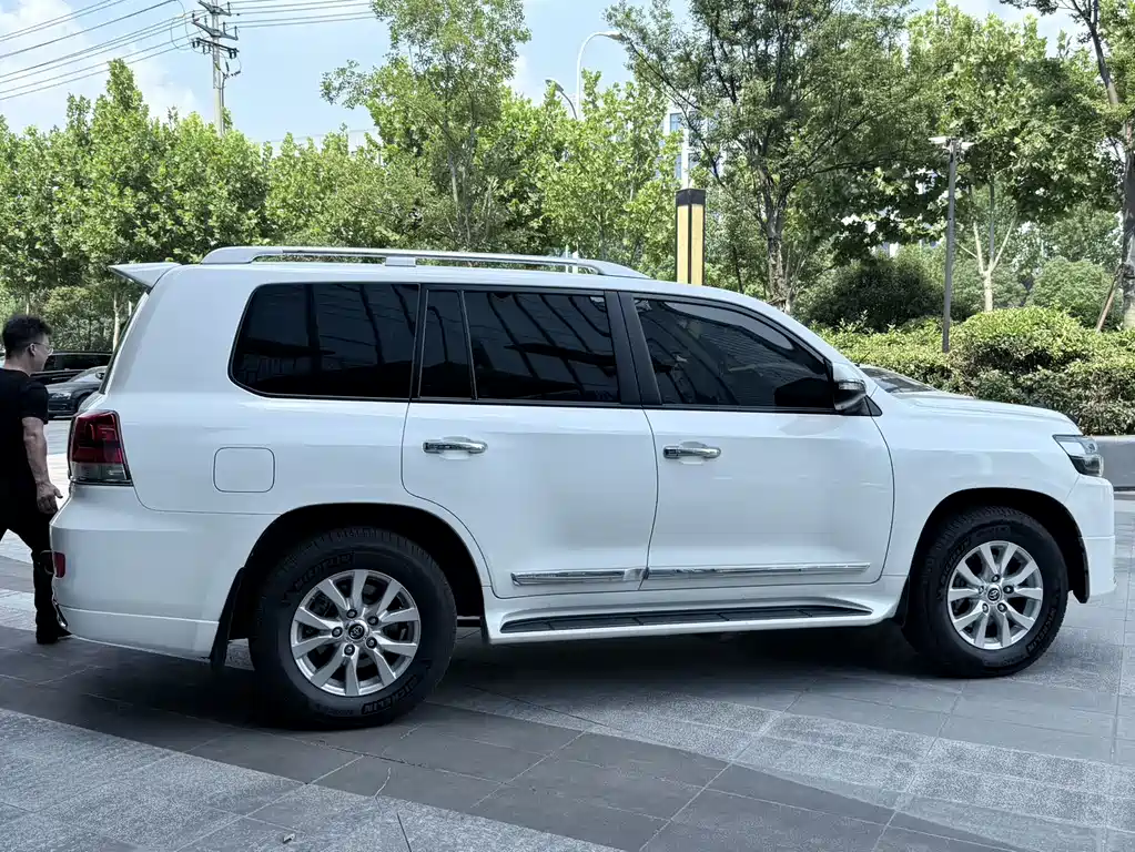 Toyota Land Cruiser 2018 4.6L