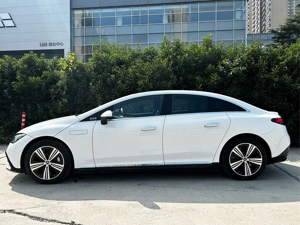 Mercedes-Benz EQE — миниатюра 2
