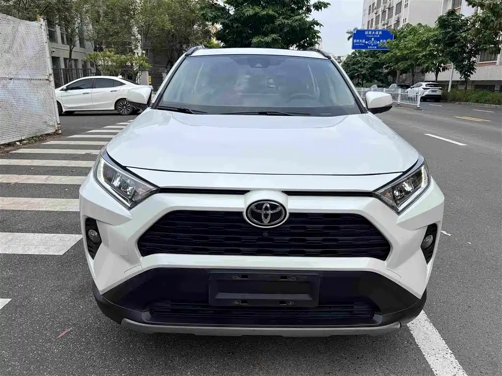 Toyota RAV4 — миниатюра 14