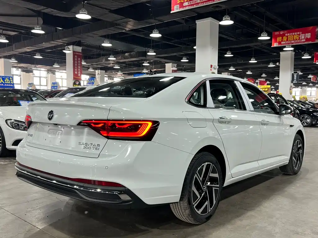 Volkswagen Sagitar 2025 300TSI DSG