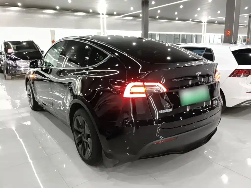 Tesla Model Y 2023 — фото 4