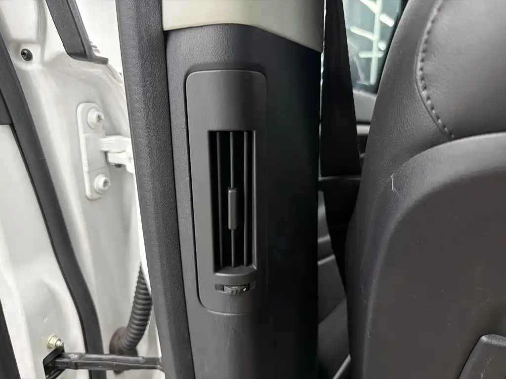 Land Rover Discovery Sport — миниатюра 6
