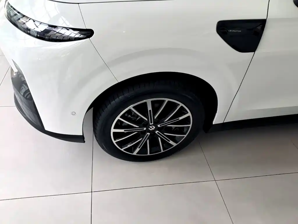 Leapmotor Leapmotor B10 — миниатюра 23