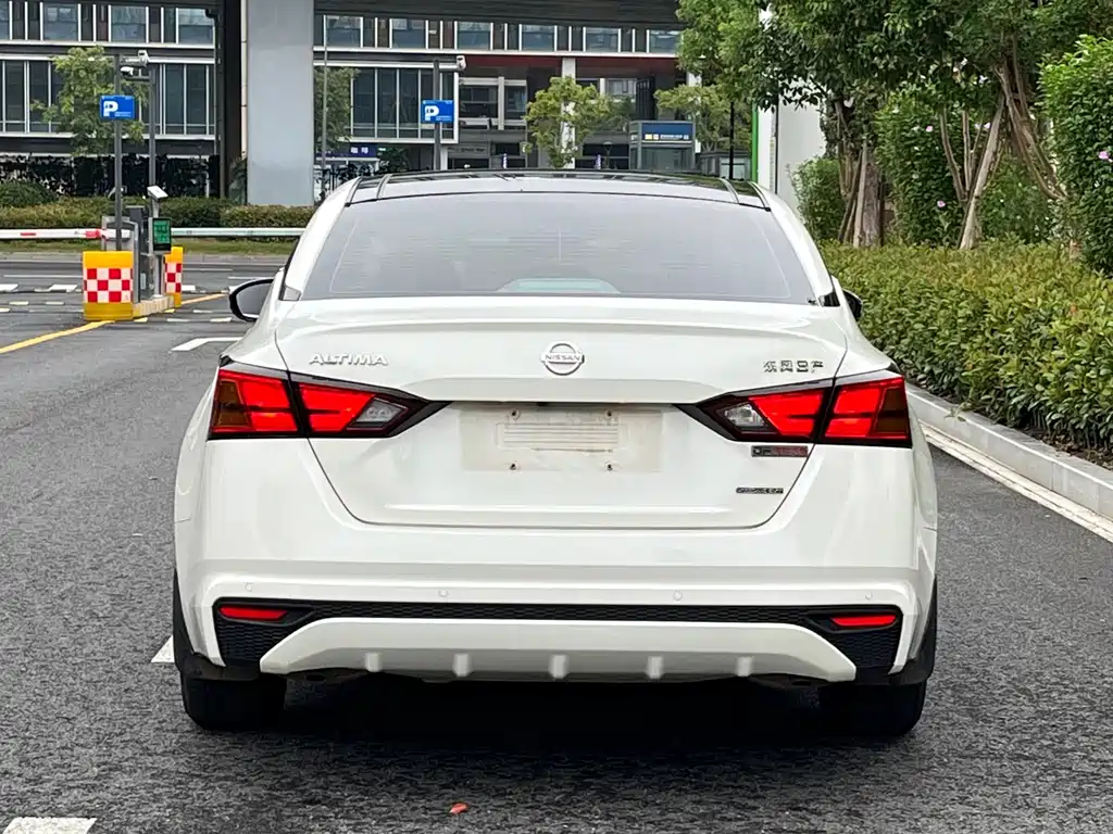 Nissan Teana — миниатюра 5