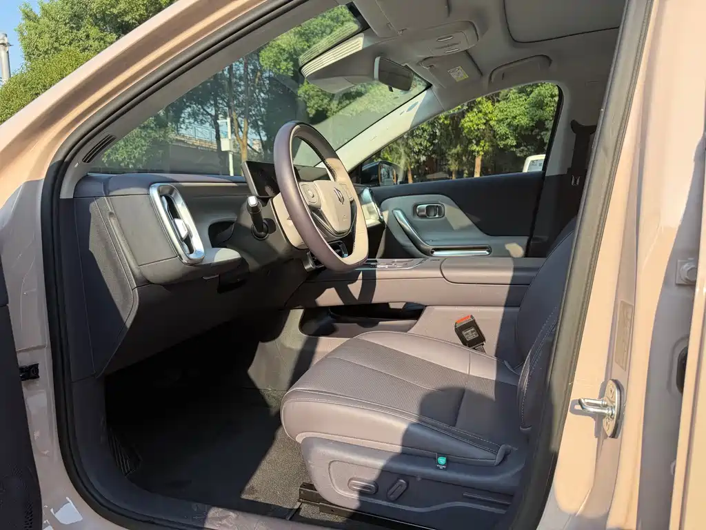 Leapmotor Leapmotor B01 — миниатюра 6
