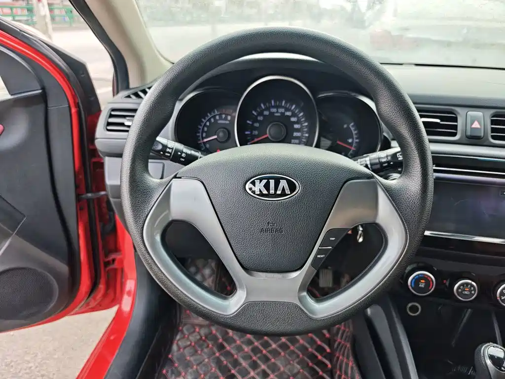 Kia K2 — миниатюра 11