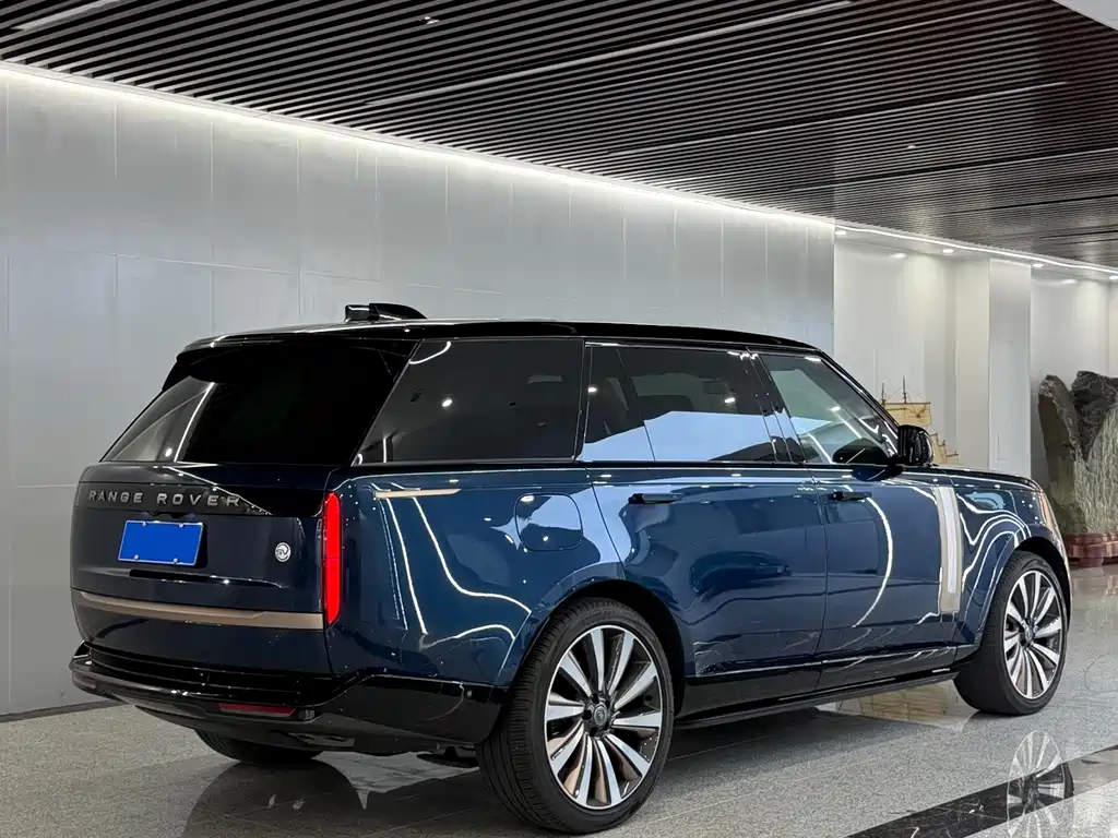Land Rover Range Rover 2024 4.4 V8 SV Long Wheelbase 4 мест