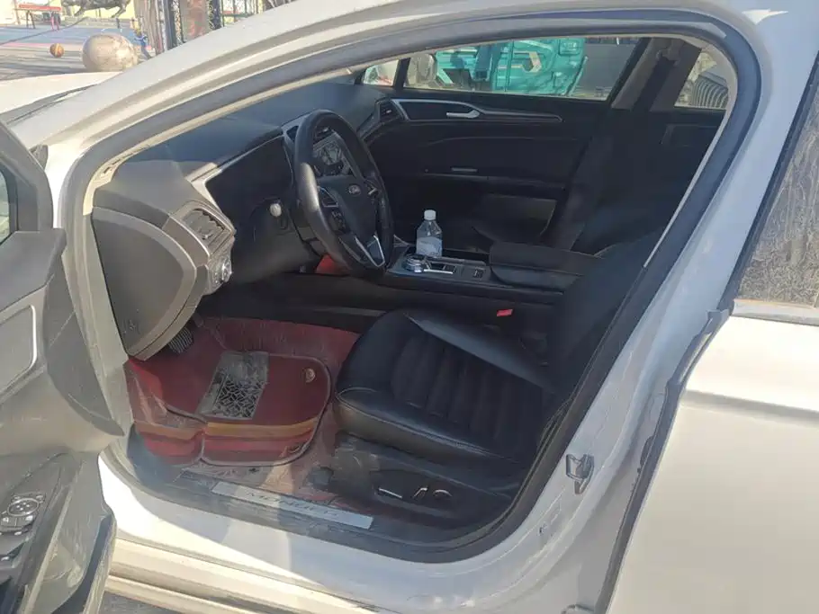 Ford Mondeo — миниатюра 9