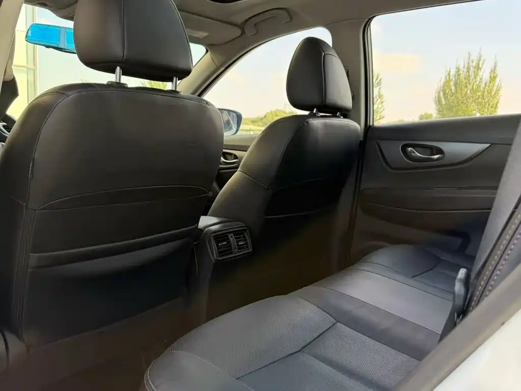 Nissan X-Trail — миниатюра 8
