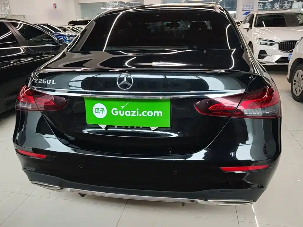 Mercedes-Benz E-Class — миниатюра 6
