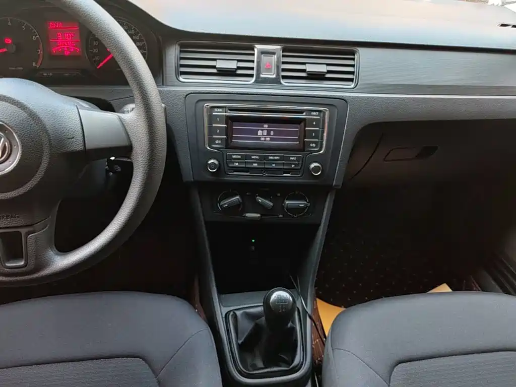Volkswagen Santana — миниатюра 13