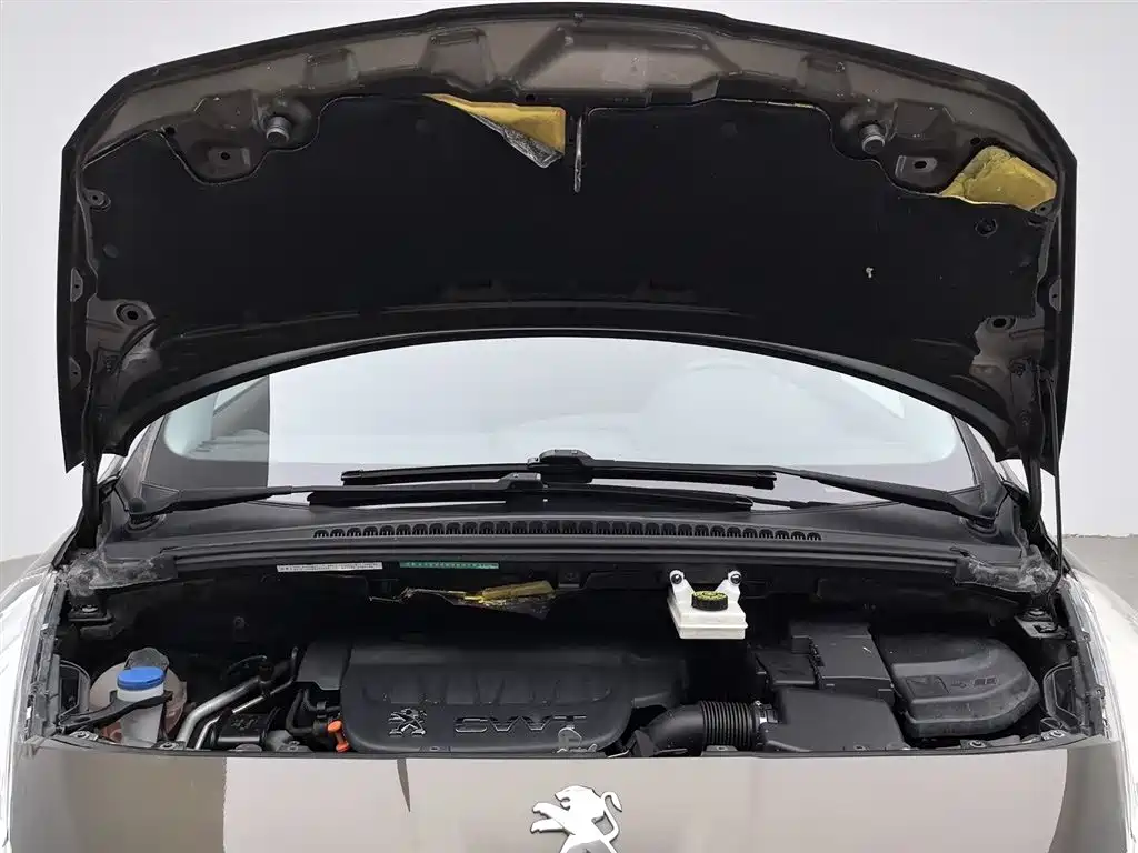 Peugeot 3008 2013 2.0L AT