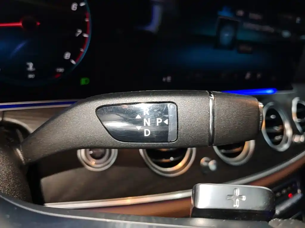 Mercedes-Benz E-Class — миниатюра 14