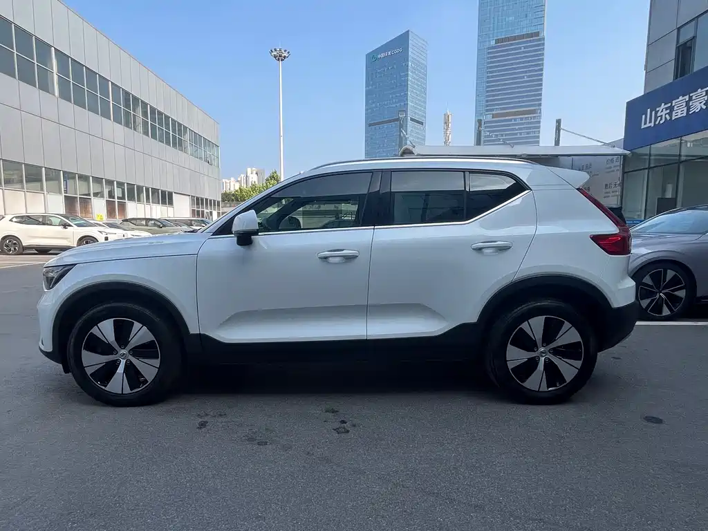 Volvo XC40 — миниатюра 4