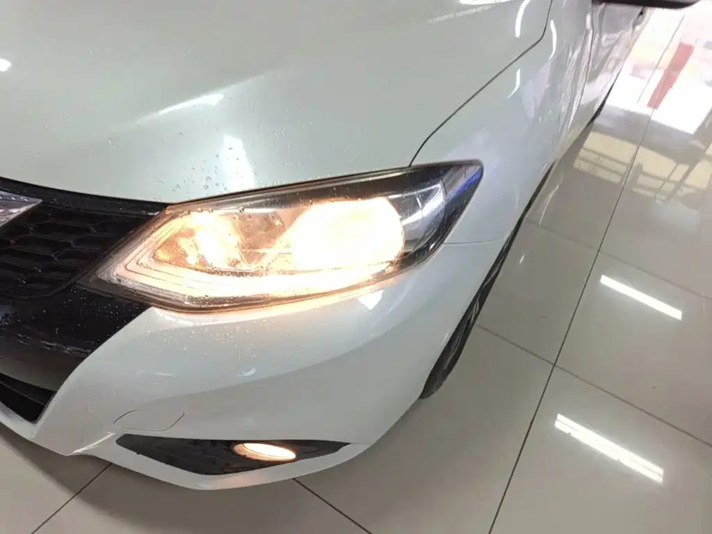 Nissan Tiida — миниатюра 24