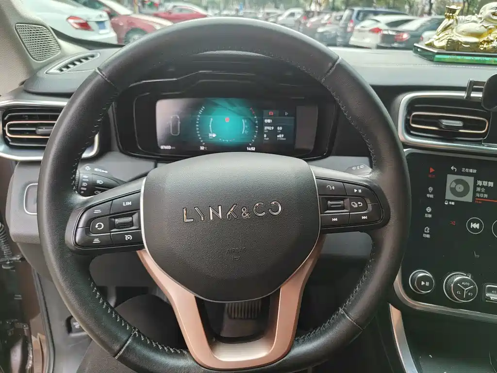 Lynk & Co 01 — миниатюра 10