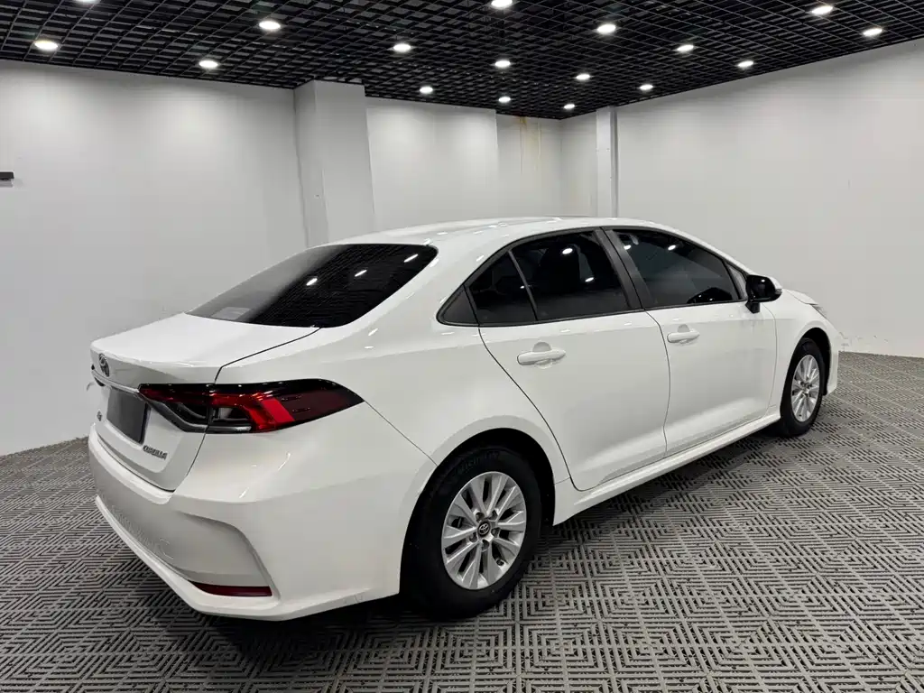 Toyota Corolla — миниатюра 7
