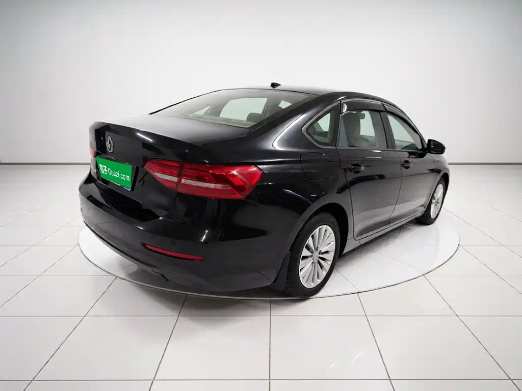 Volkswagen Lavida — миниатюра 4