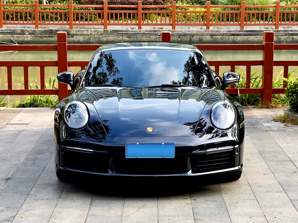 PORSCHE 911