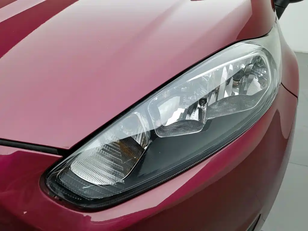 Ford Fiesta — миниатюра 7