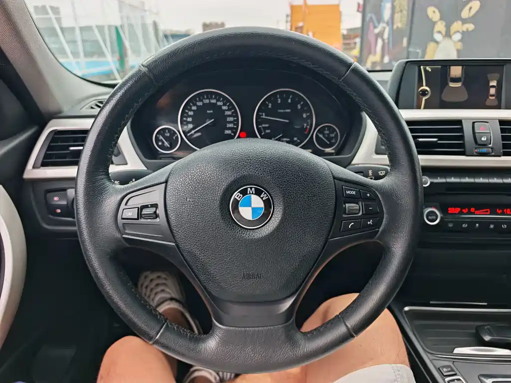 BMW 3 Series — миниатюра 15