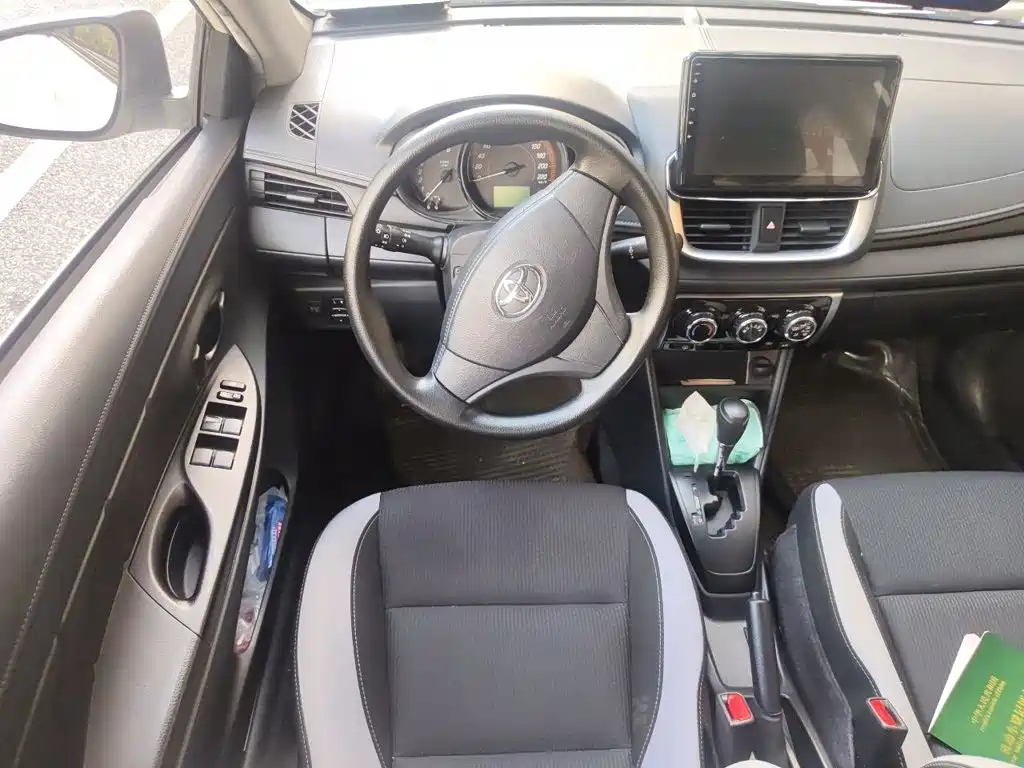 Toyota Yaris L — миниатюра 6