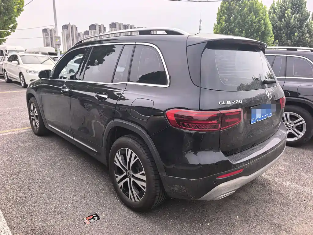 Mercedes-Benz GLB — миниатюра 12