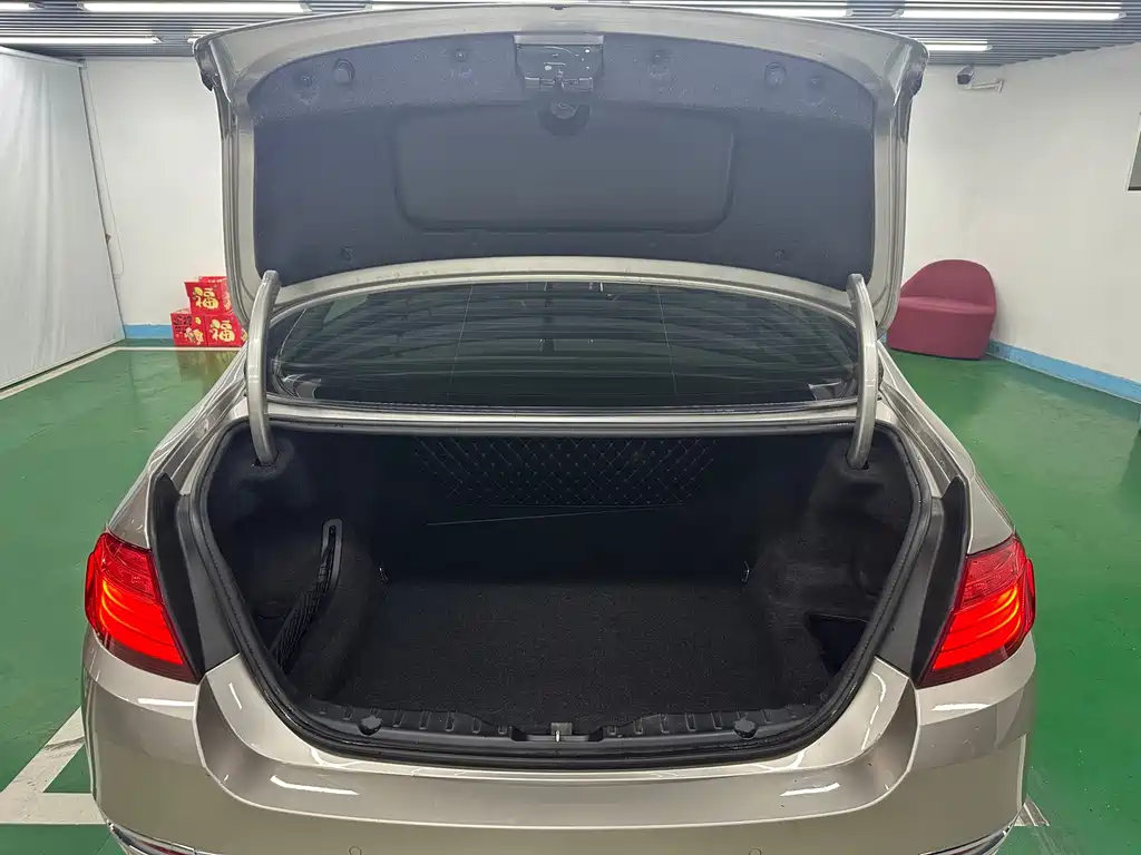 BMW 5 Series — миниатюра 22