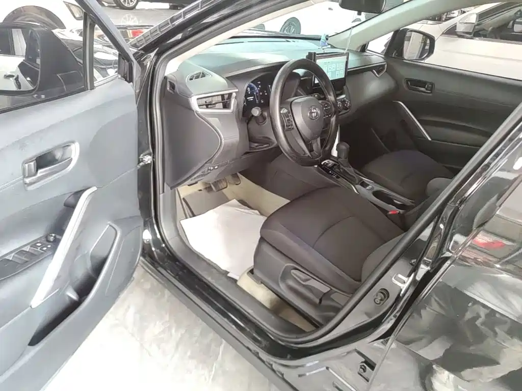 Toyota Corolla Cross — миниатюра 16