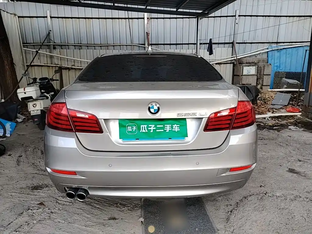 BMW 5 Series — миниатюра 6