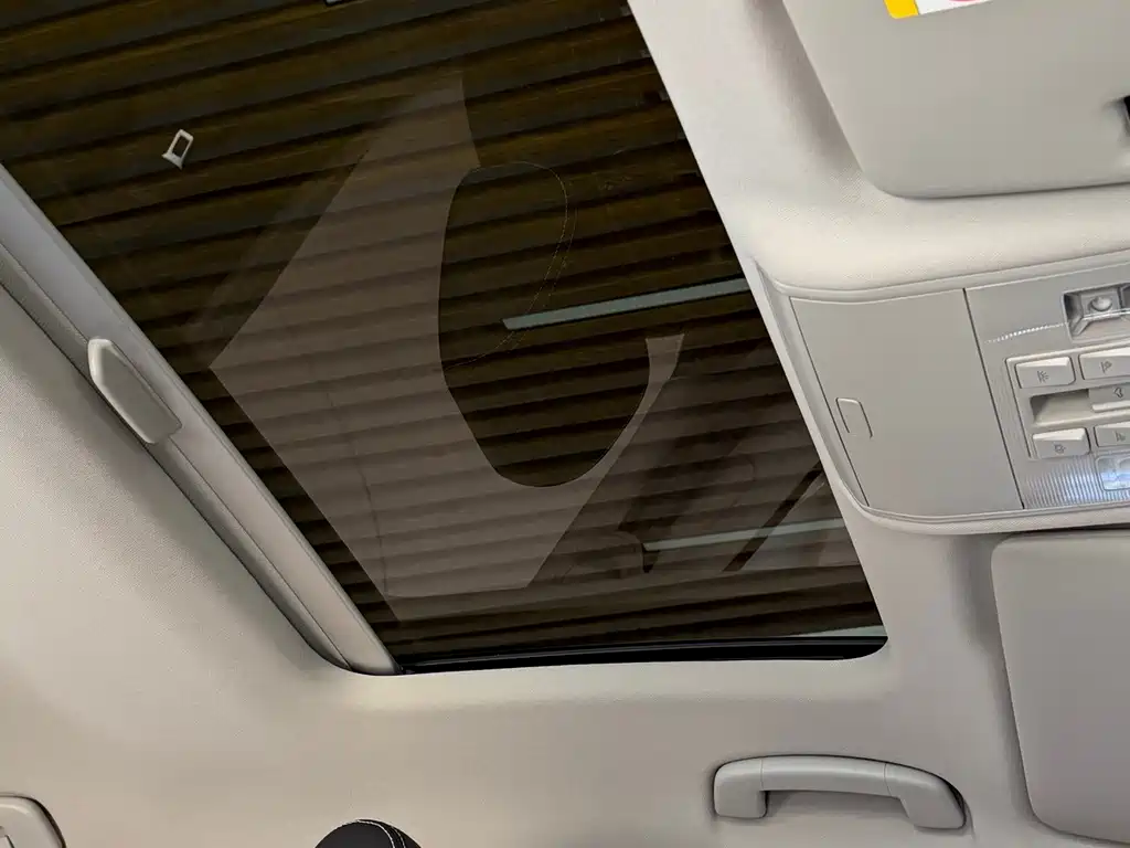 Skoda Superb — миниатюра 17