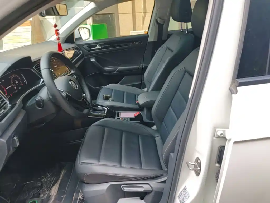 Volkswagen T-Roc — миниатюра 15